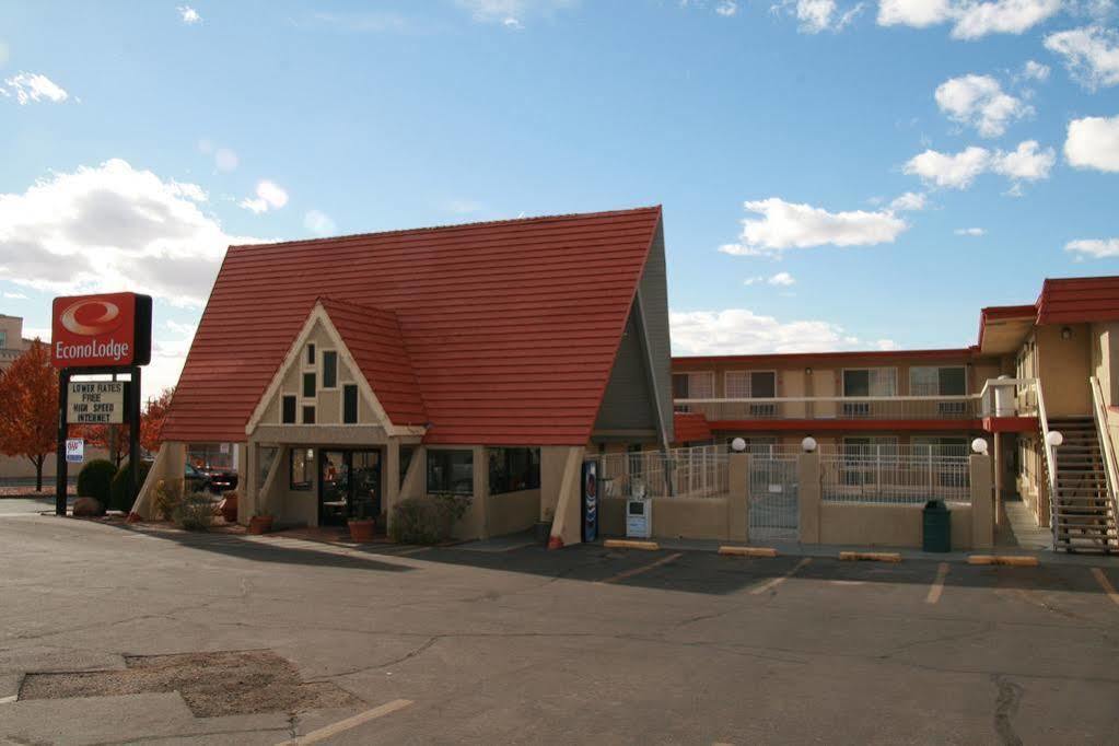 Motel Super 8 By Wyndham Albuquerque Downtown Exterior foto
